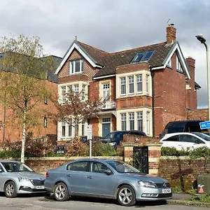  Guest house 4 Spicer Road